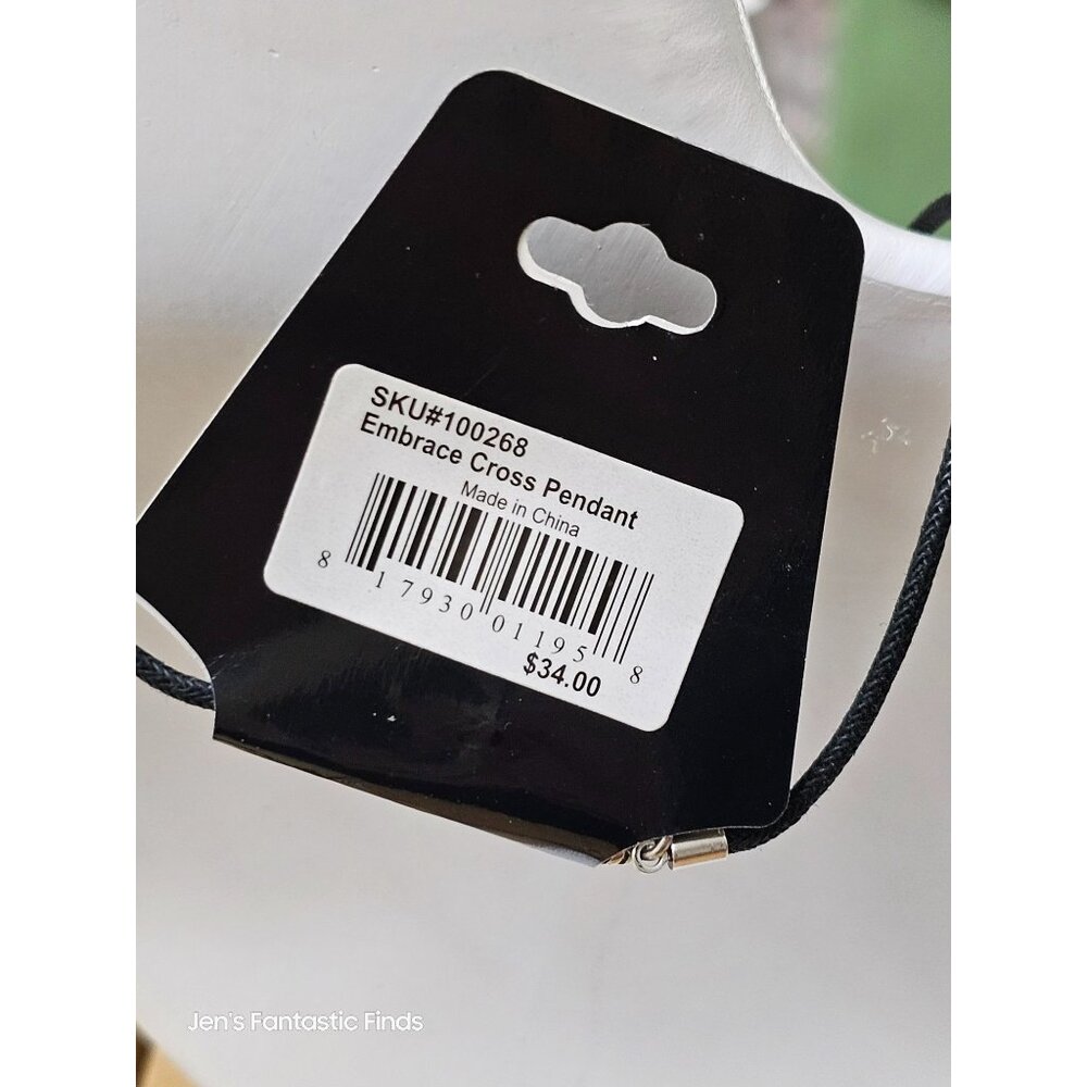 Halle Joy Embrace Cross Pendant Necklace Metal &‎ Leather Black & Silver - Picture 3 of 6